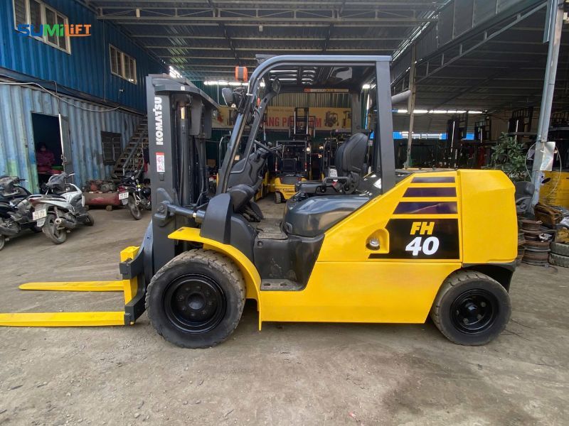 So sánh đặc điểm giữa các dòng xe nâng phổ biến hiện nay