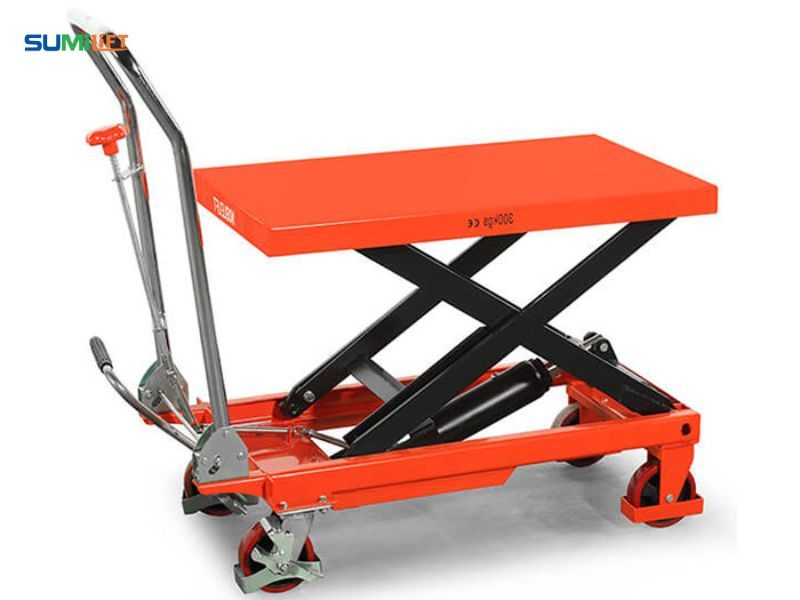 Xe nâng mặt bàn có cấu tạo khá đơn giản, dễ sử dụng