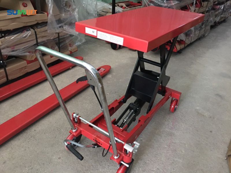 Xe nâng mặt bàn có thể ứng dụng đa dạng trong nhiều ngành nghề khác nhau
