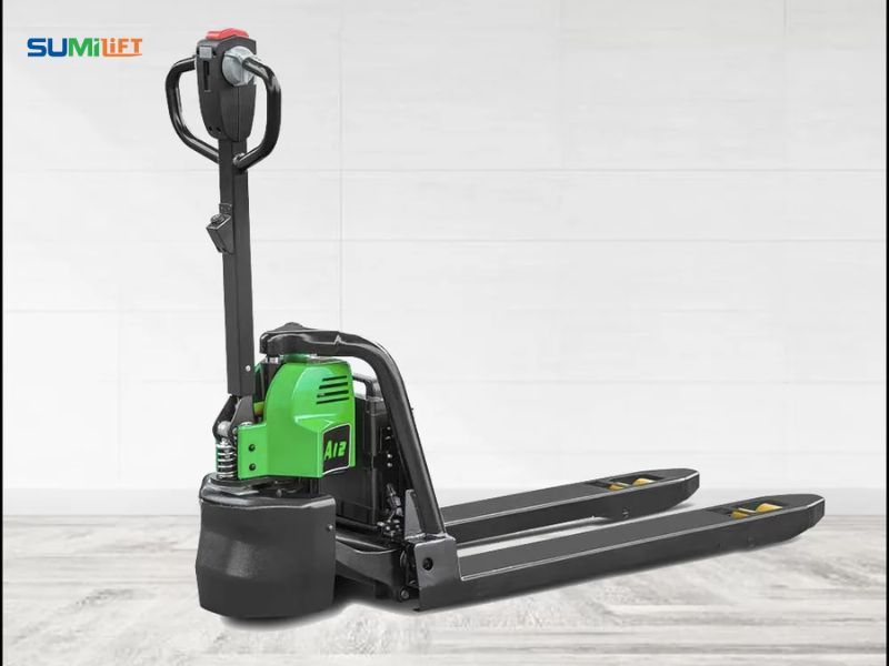 Xe nâng tay là giải pháp nâng hạ hiệu quả, giúp doanh nghiệp tối ưu chi phí nhân công, tăng tốc độ bốc xếp và nâng cao hiệu quả vận hành kho bãi.