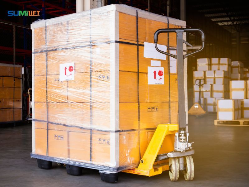 Xe Nâng Tay Đà Nẵng Chính Hãng, Giá Tốt, Giao Nhanh Toàn Miền Trung 1 Xe nâng tay là sự lựa chọn thích hợp cho doanh nghiệp ngành logistics tại Đà Nẵng
