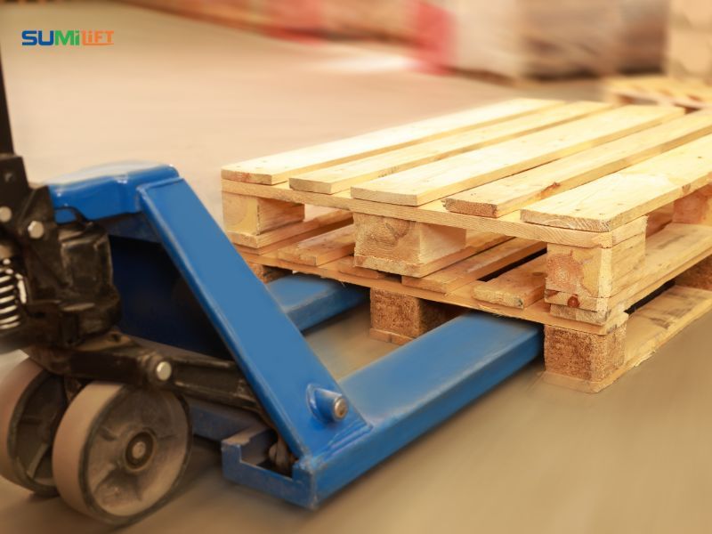 Xe Nâng Tay Đà Nẵng Chính Hãng, Giá Tốt, Giao Nhanh Toàn Miền Trung 6 Lựa chọn xe nâng tay theo chất liệu mặt sàn là một yếu tố quan trọng