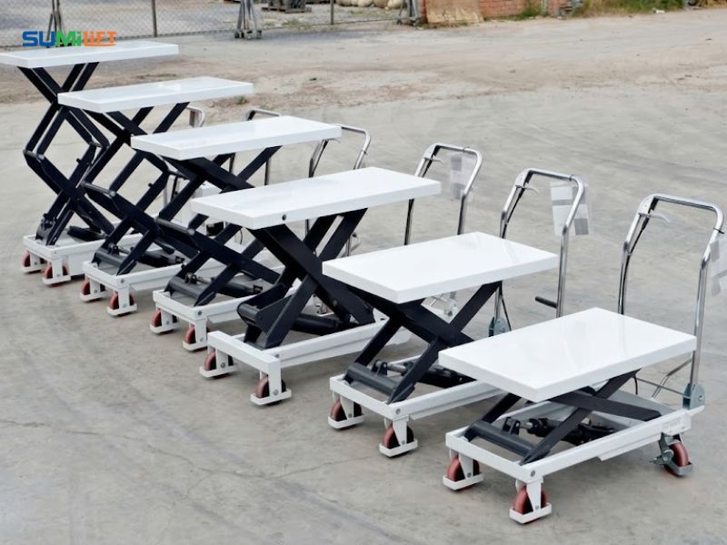 Xe nâng mặt bàn 1000kg chính hãng với nhiều cấu hình tải trọng và chiều cao nâng.
