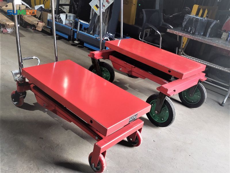 Xe Nâng Mặt Bàn Địa Hình Bánh To - Giải Pháp Cho Nhiều Loại Địa Hình 2 Hai dòng xe nâng mặt bàn và xe nâng mặt bàn địa hình bánh to phổ biến hiện nay