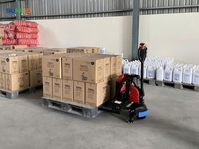 Xe nâng tay 2 tấn - giải pháp xe nâng tay phù hợp cho doanh nghiệp